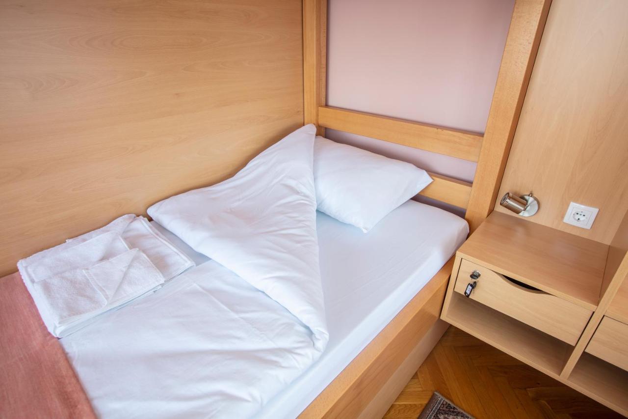 Hostel Amd เบลเกรด ภายนอก รูปภาพ